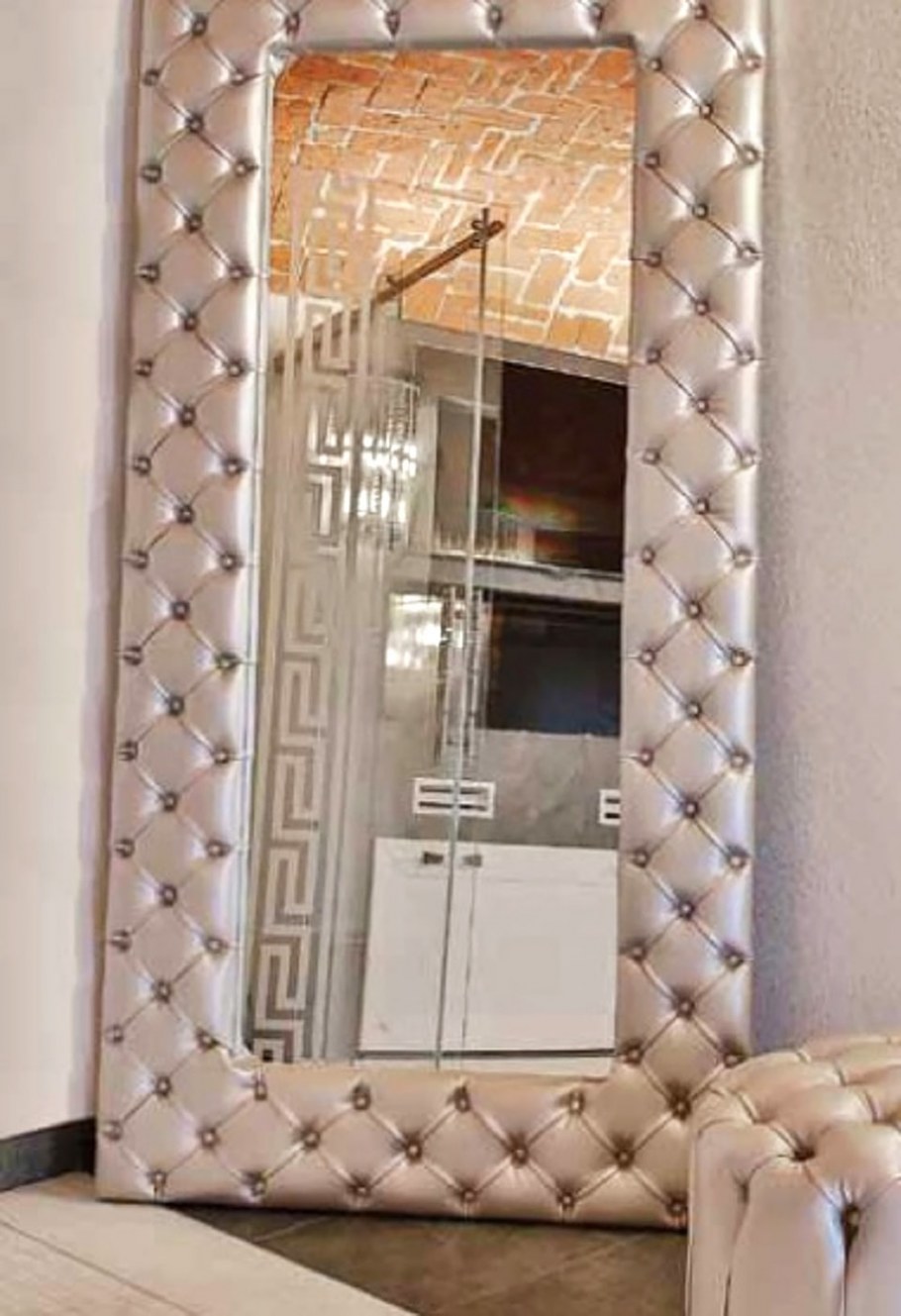 Зеркальная плёнка на стену