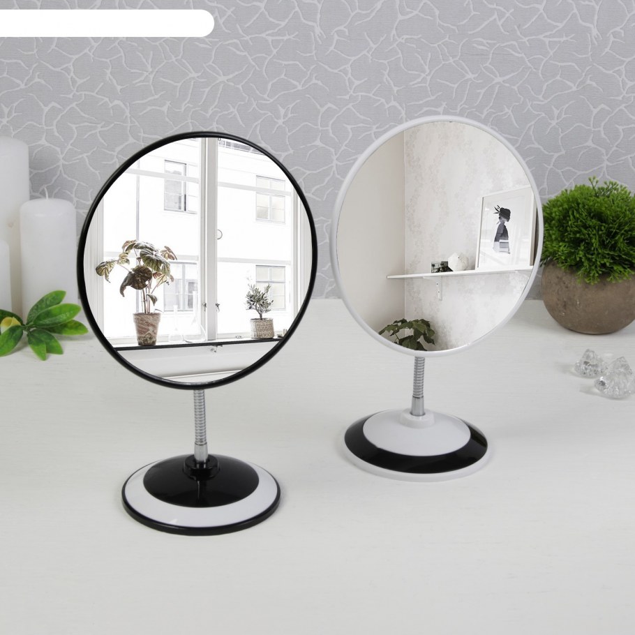 Зеркало в плетеной раме