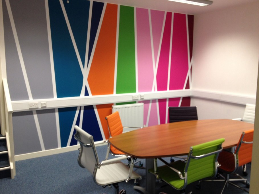 Покрасить стены в офисе