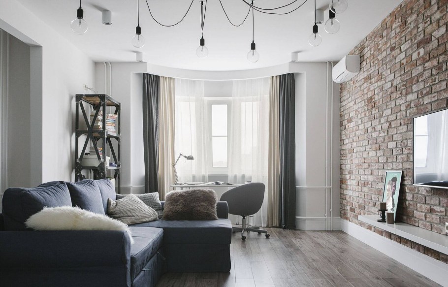 Серая кирпичная стена в интерьере