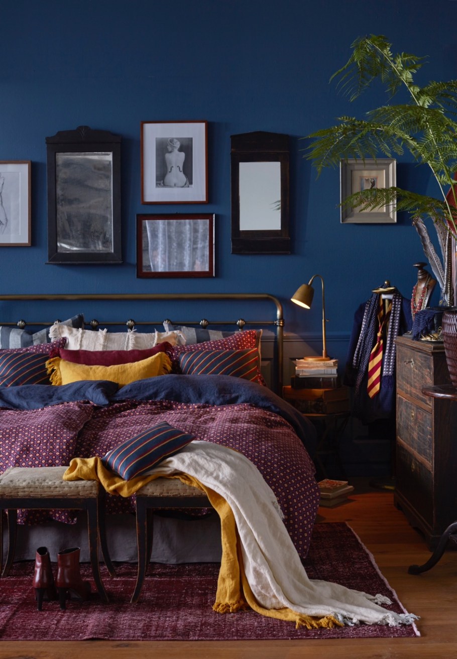 Темно синие стены