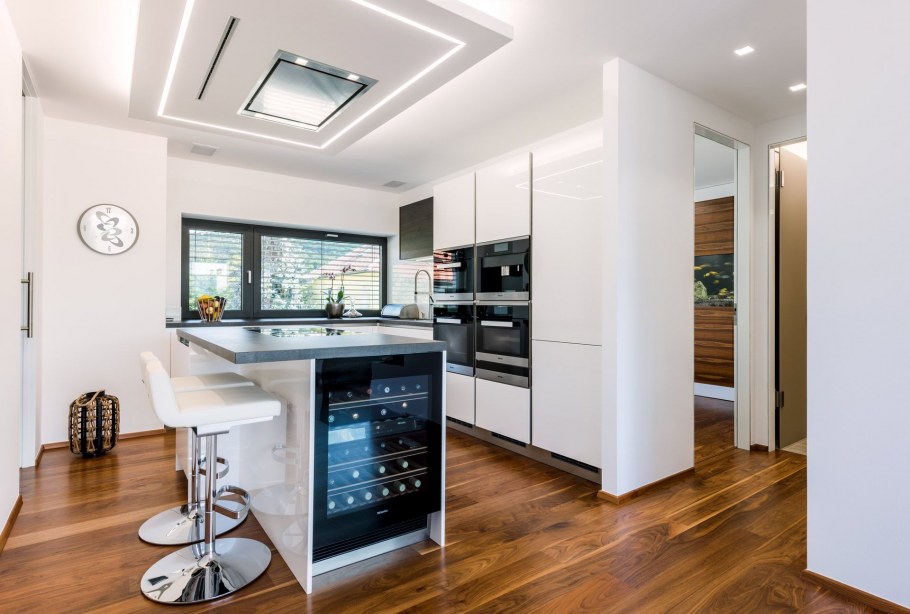 Потолок на кухне в стиле Хай тек