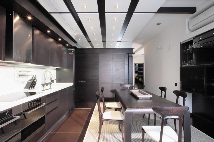 Кухня-гостиная в серо-красных тонах