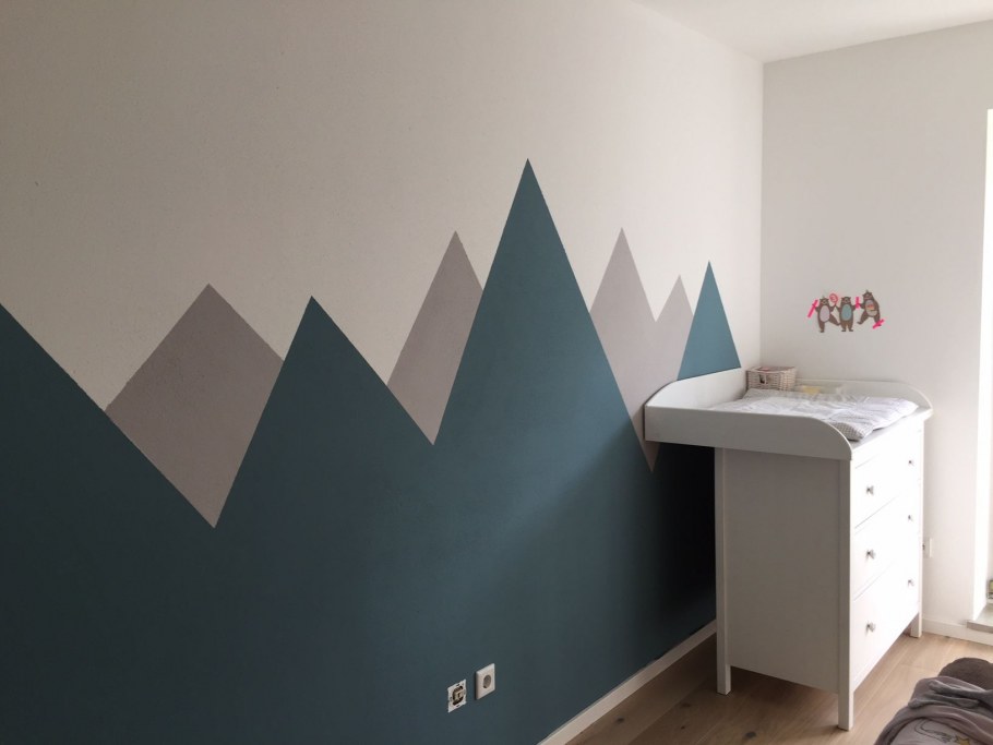 Треугольники на стене