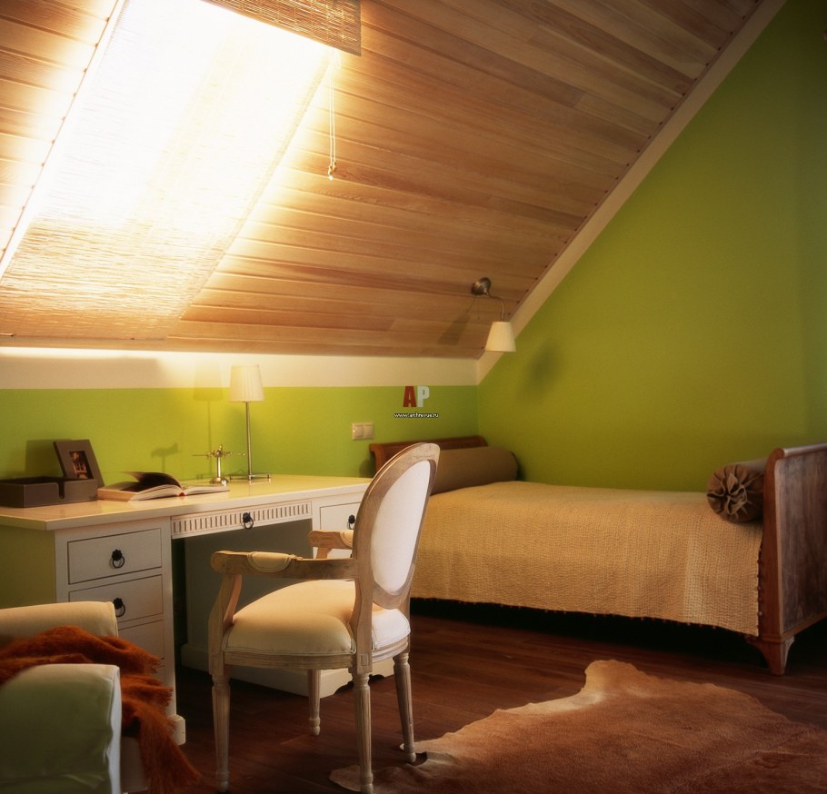 Вагонка на потолке мансарды