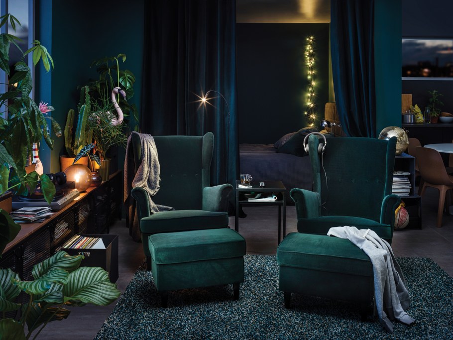 Желтое кресло в интерьере