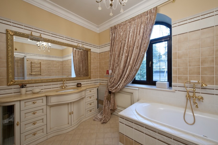Шторы в ванную комнату в классическом стиле