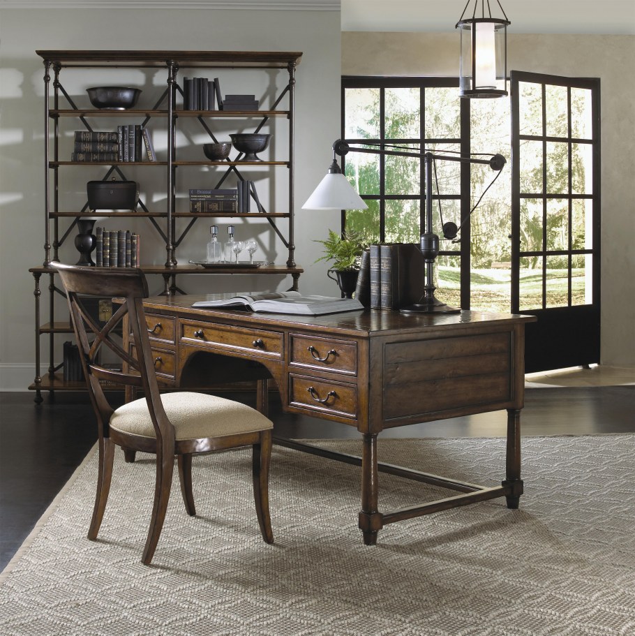 Кабинетная мебель в колониальном стиле