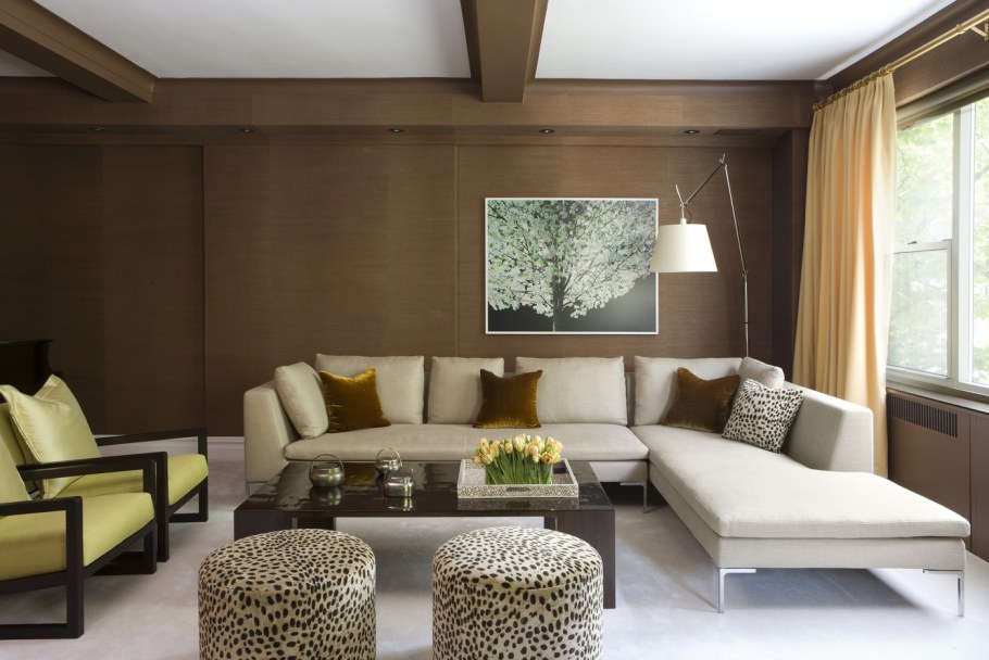 Спальня в теплых тонах