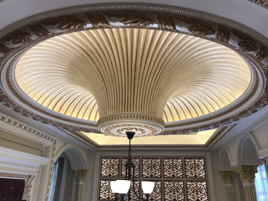 Необычный потолок