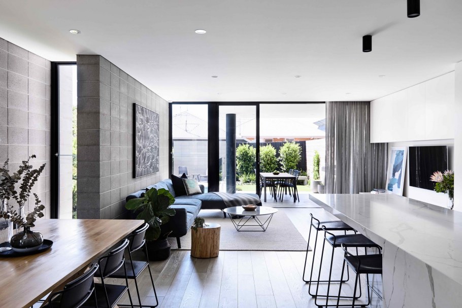 Стильная кухня с черными элементами