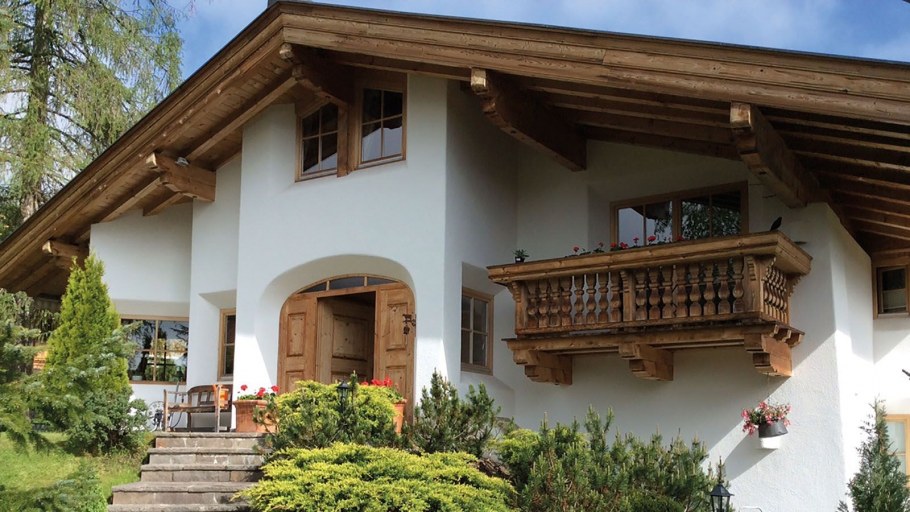 Шале камень дерево фасад