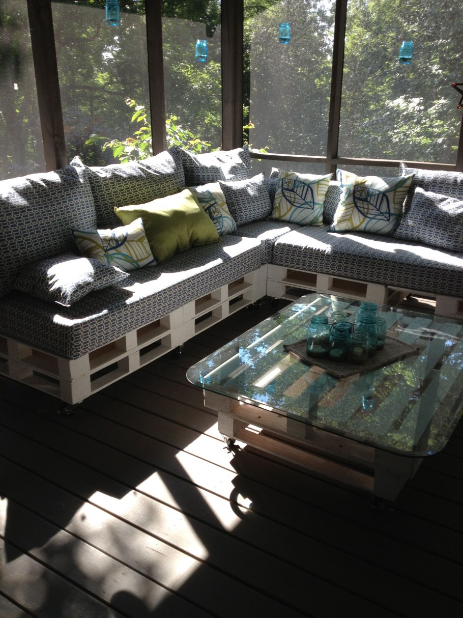 Поддоны в интерьере сада