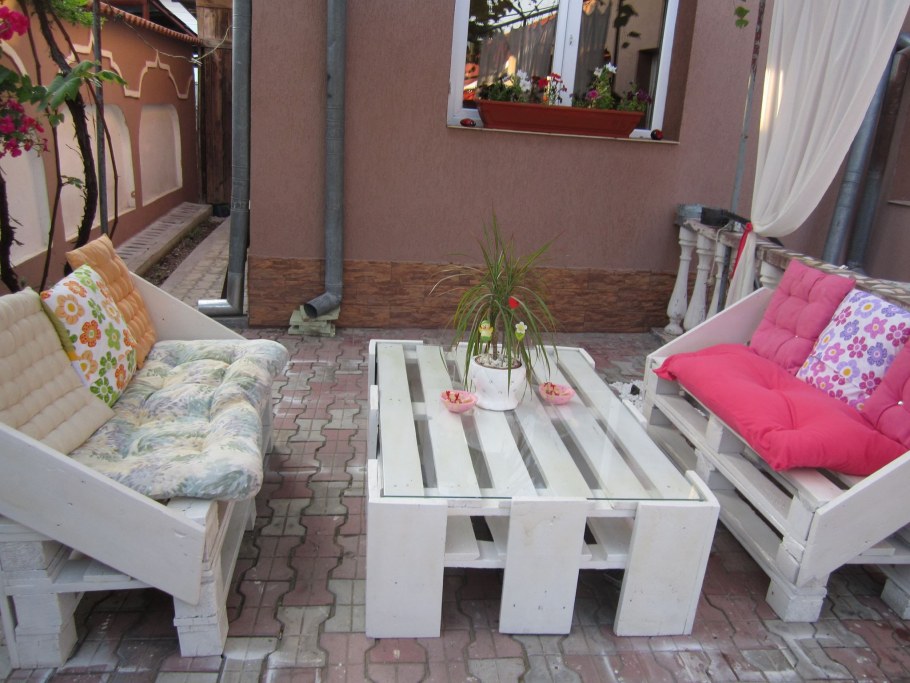 Беседка из поддонов