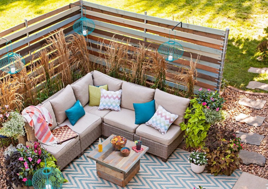 Уютный уголок на даче