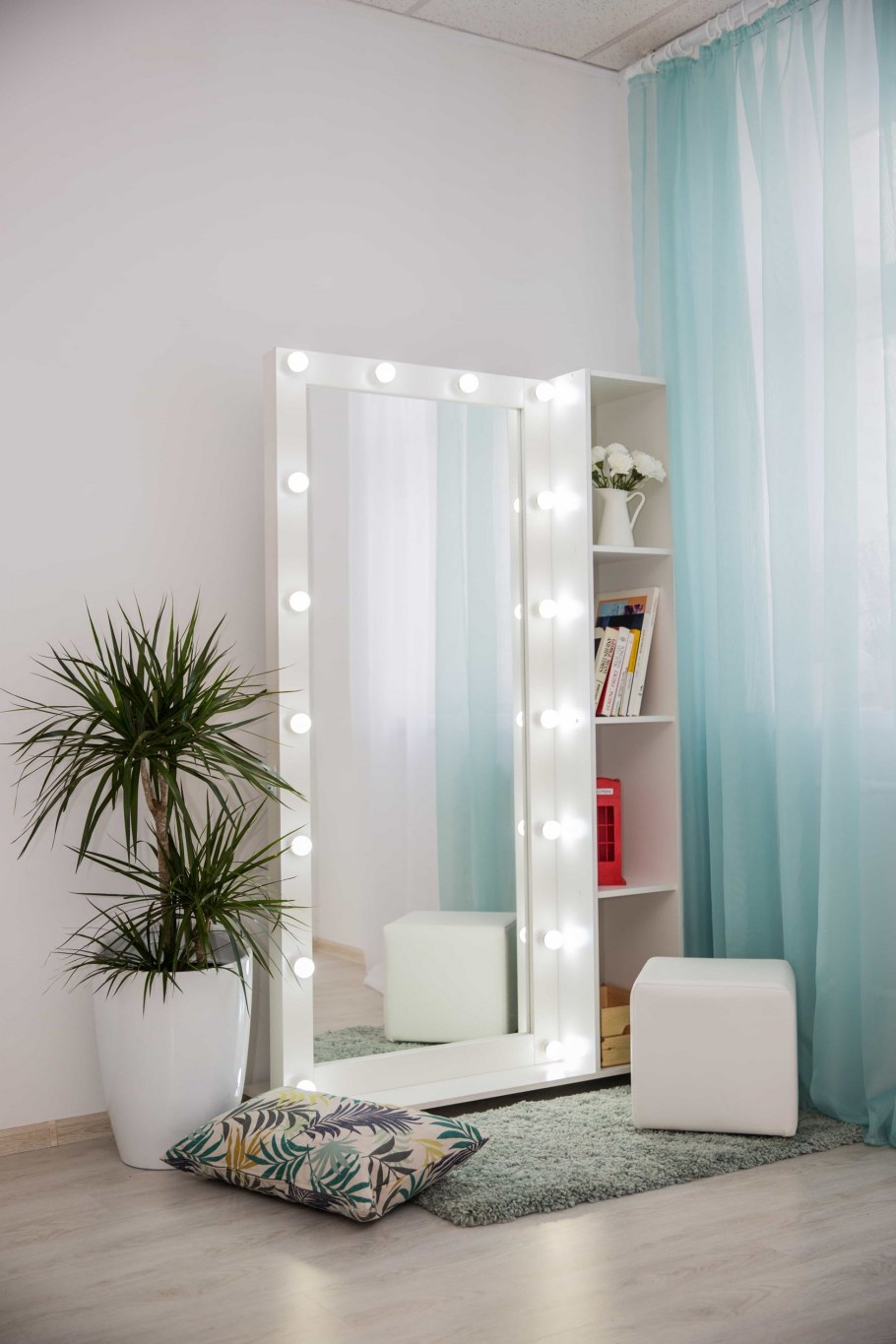 Напольное зеркало БТС Марибель с полкой