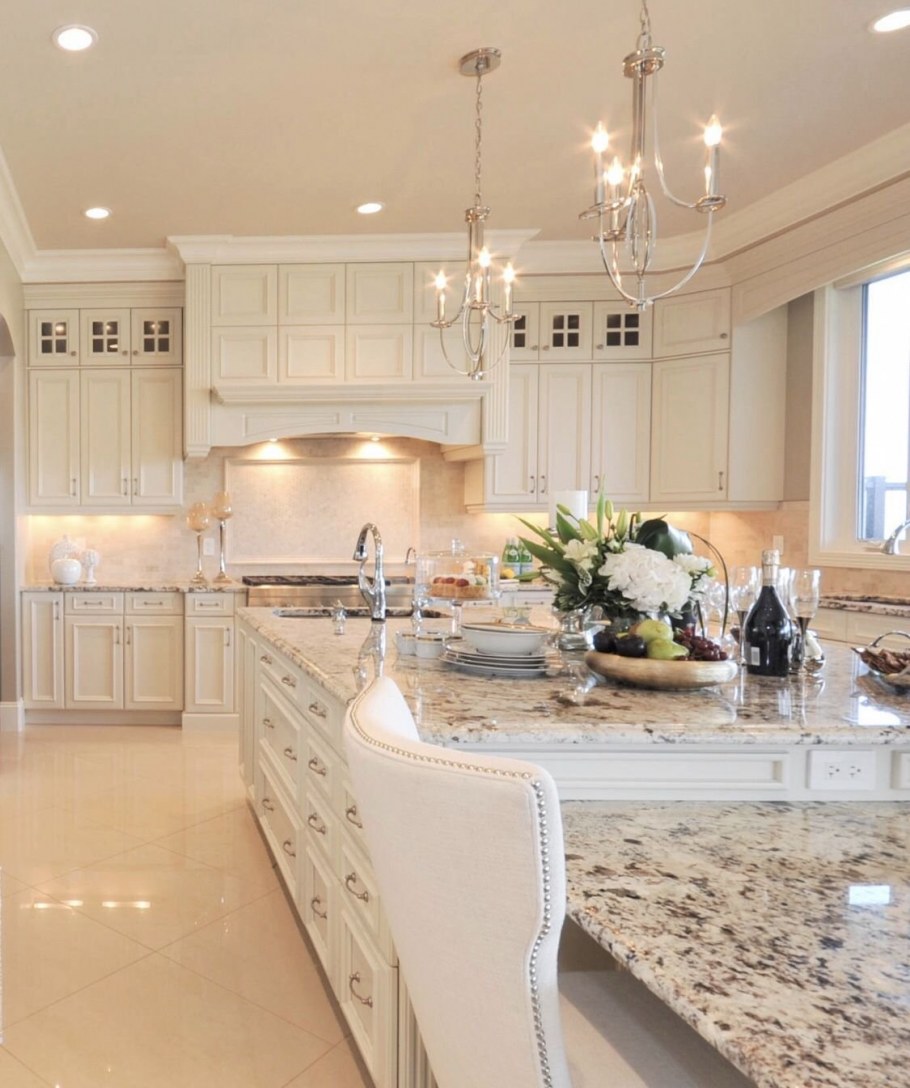 Кухни Неоклассика пол мрамор белый