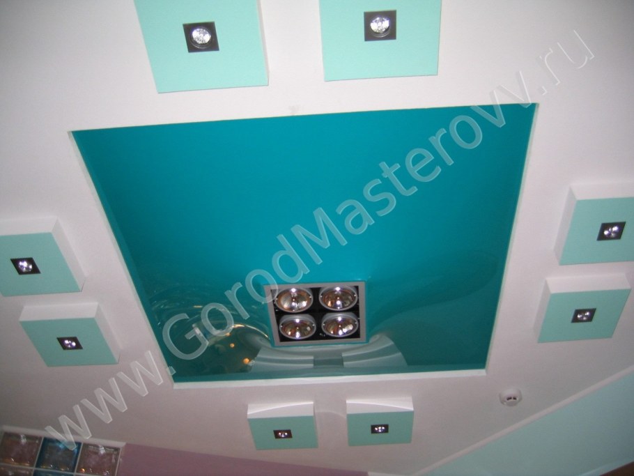 Бирюзовый потолок