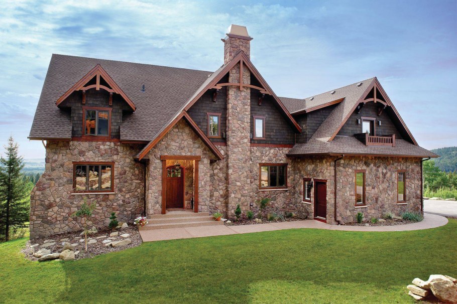 Каменные фасады домов