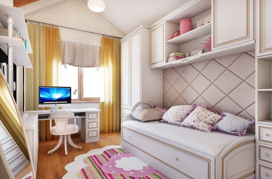 Детская кровать вдоль окна