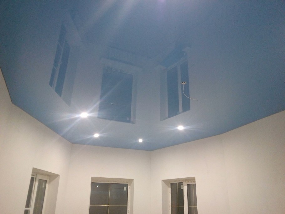 Descor натяжные потолки