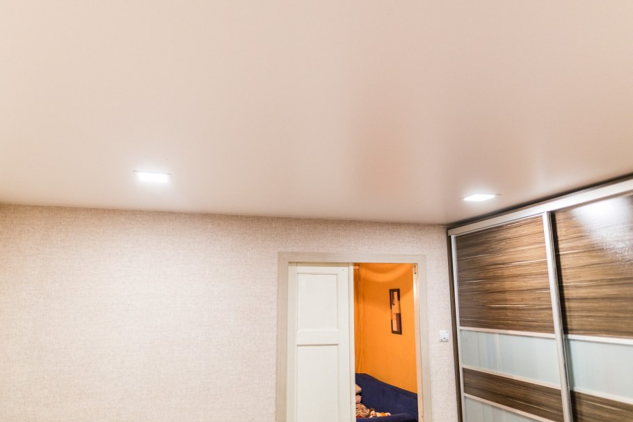 Сатиновый натяжной потолок