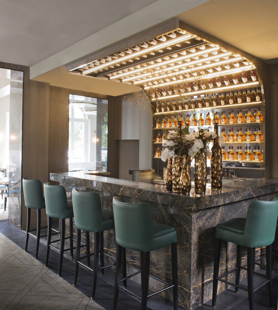 Интерьер зала ресторана