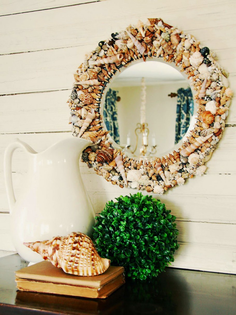 Панно с искусственными цветами