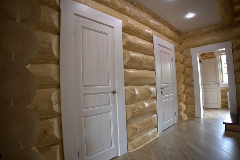 Межкомнатные двери в деревянном доме