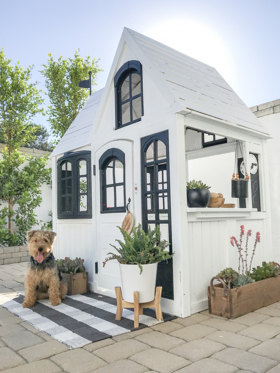 Домик во дворе