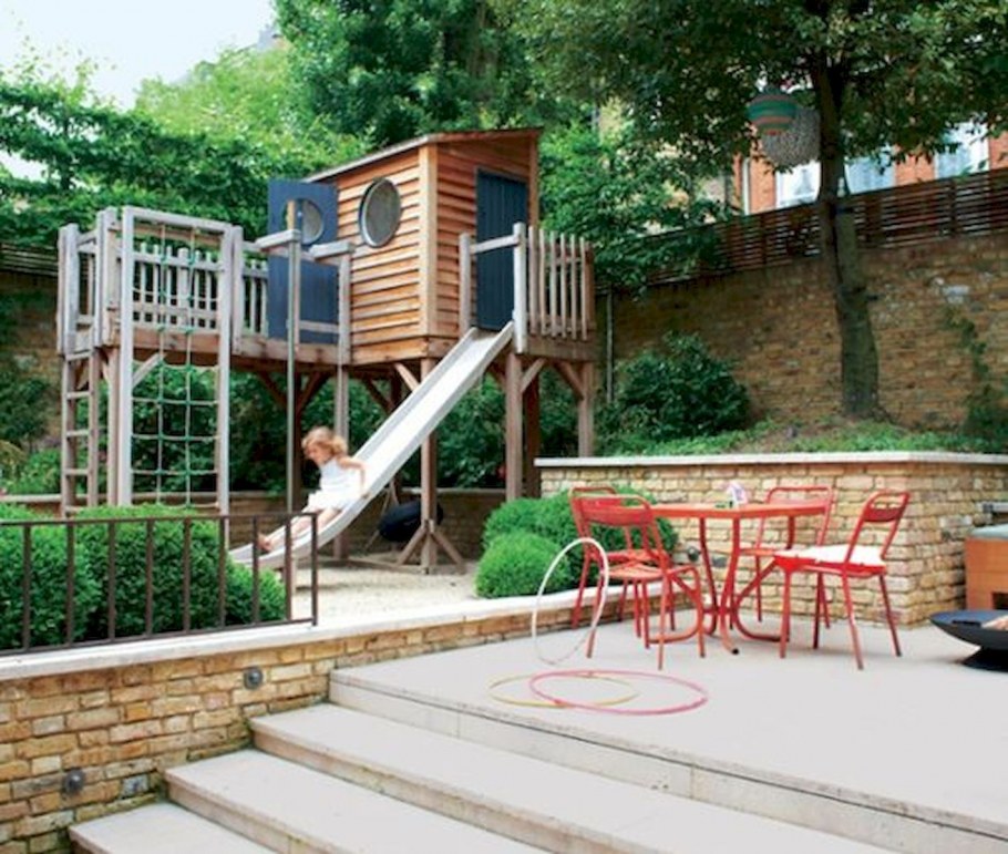 Деревянное игровое пространство дома