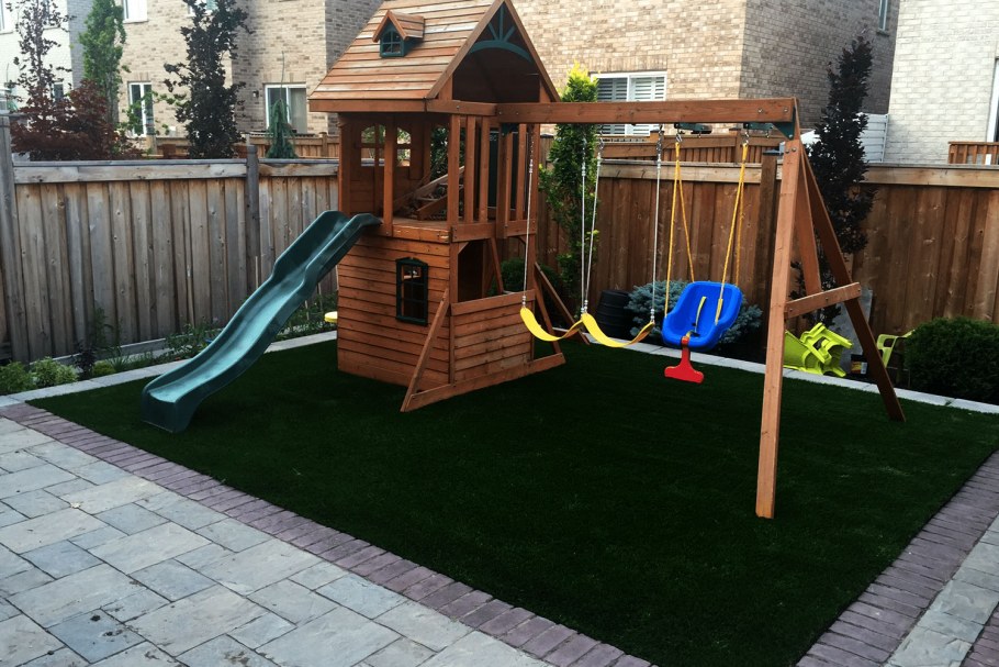 Игровая площадка во дворе