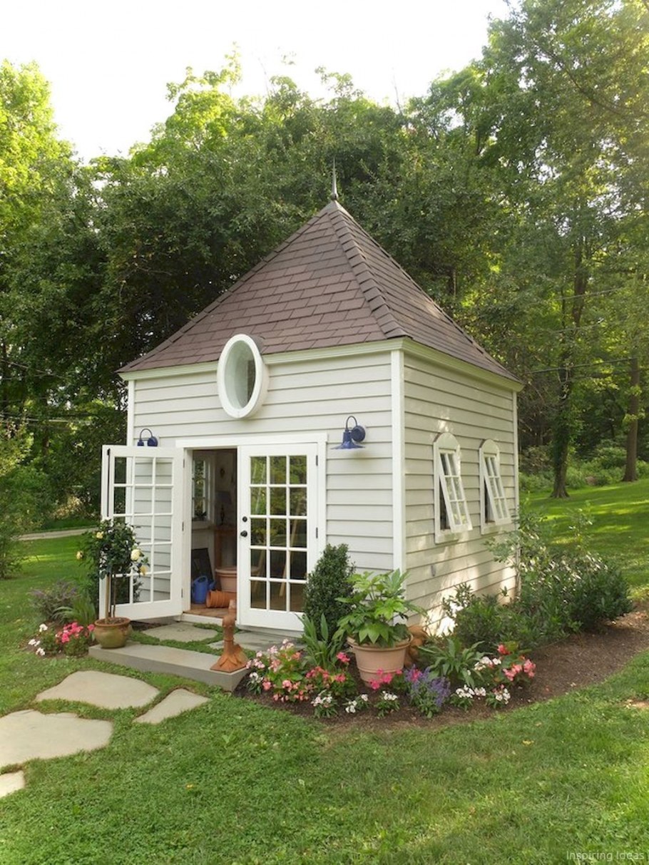 Красивый двор