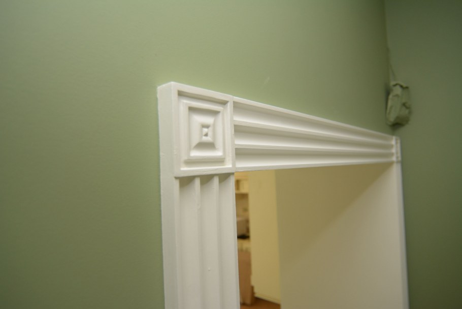 Полиуретановые рамки на стену