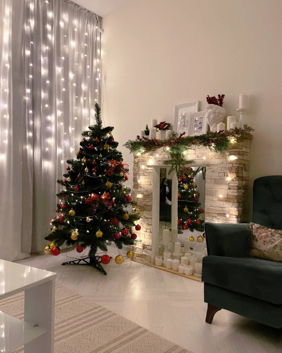 Новогодняя елка в интерьере