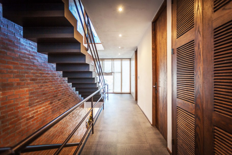 Лестница лофт в кафе