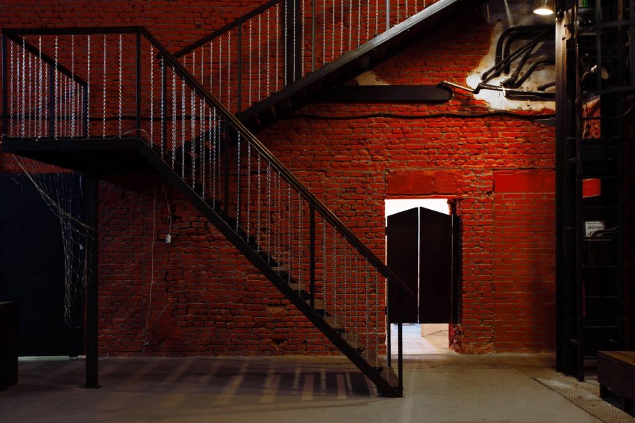 Перегородки лофт на лестнице