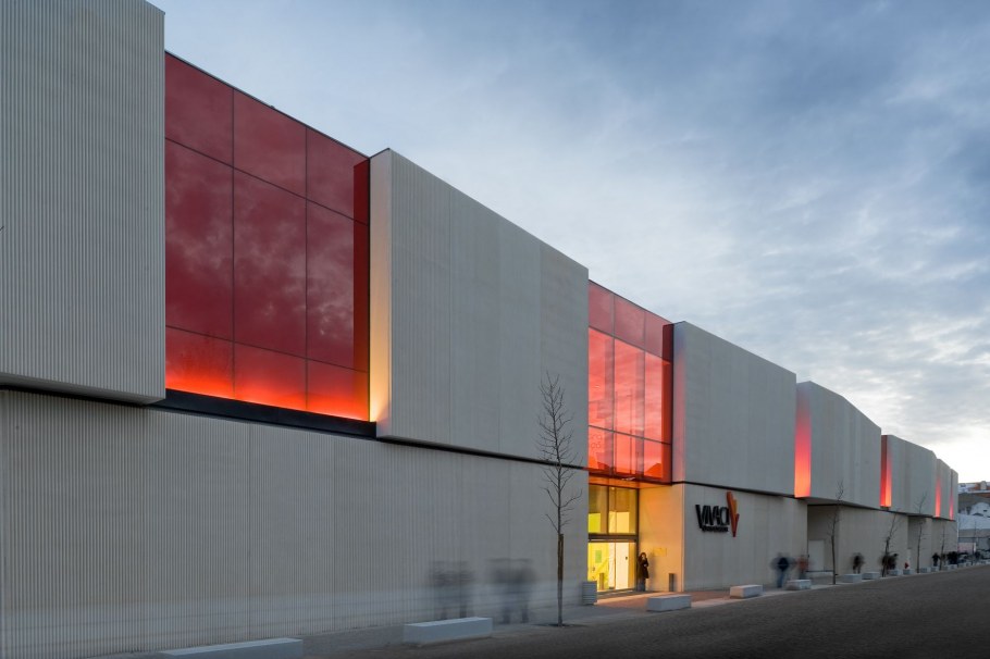 Современные фасады торговых центров