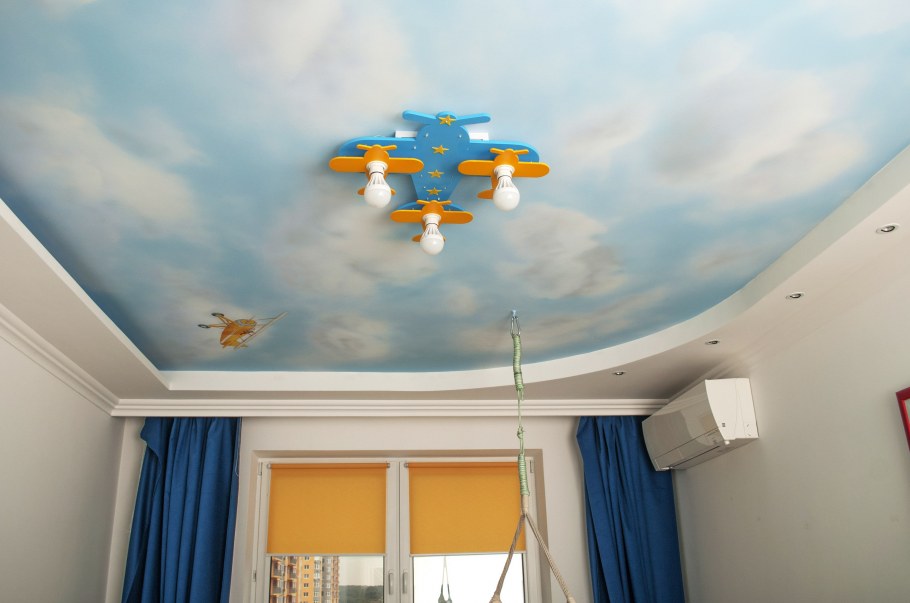 Натяжной потолок в детскую