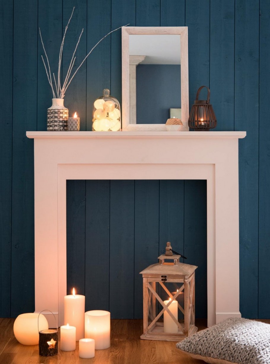 Декоративный камин с зеркалом