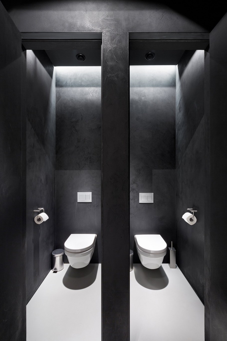 Интерьер туалета в офисе