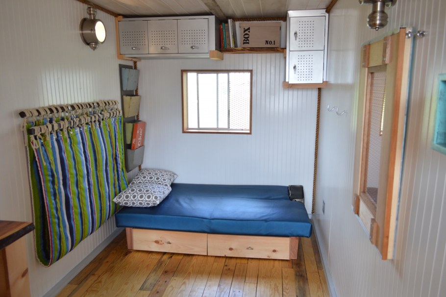 Бытовка внутри