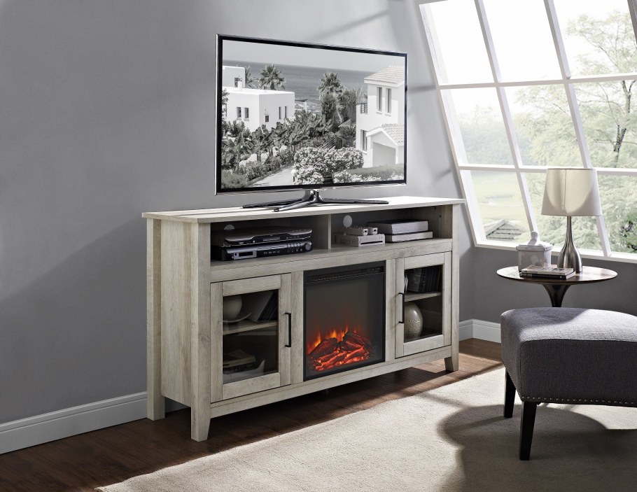 Тумба под телевизор с камином в современном стиле