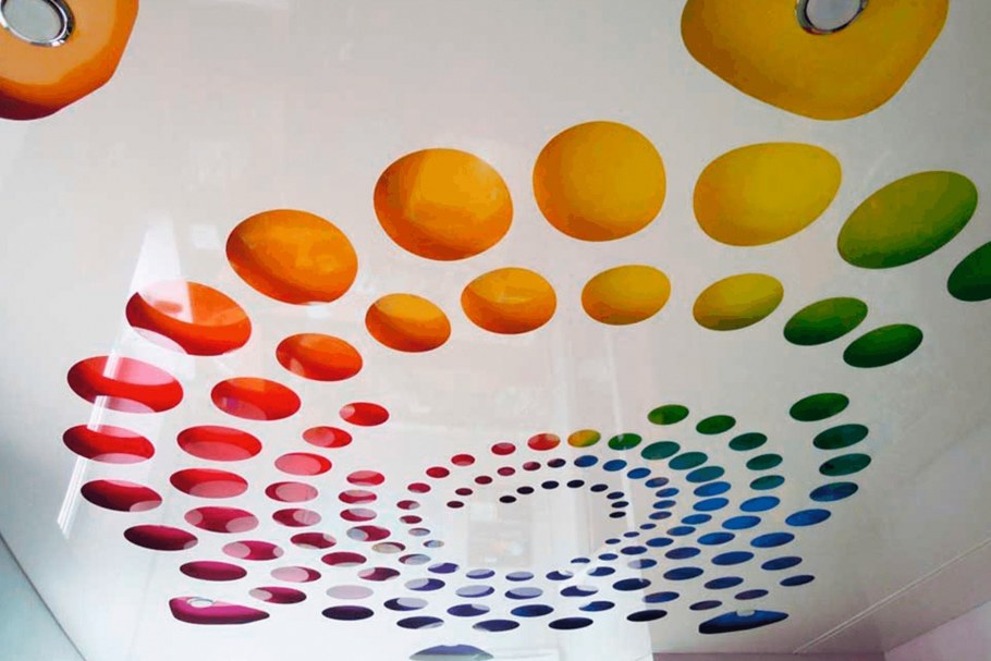 Резные натяжные потолки