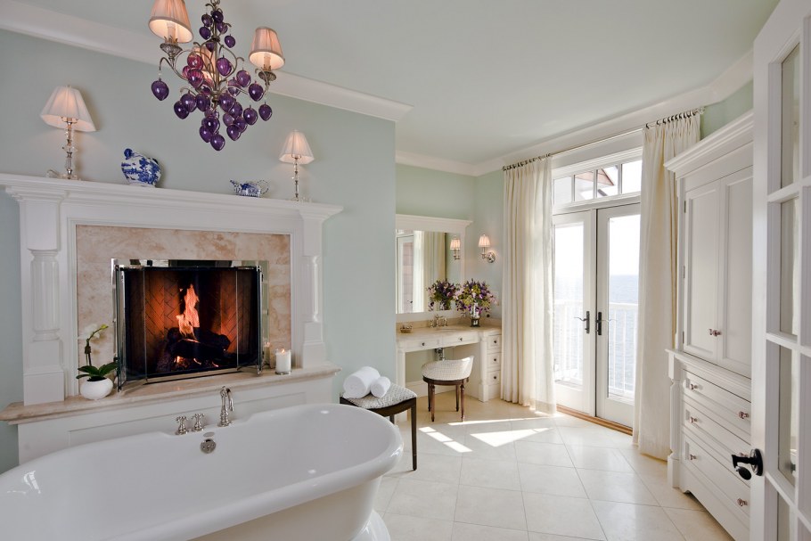 Ванная с камином