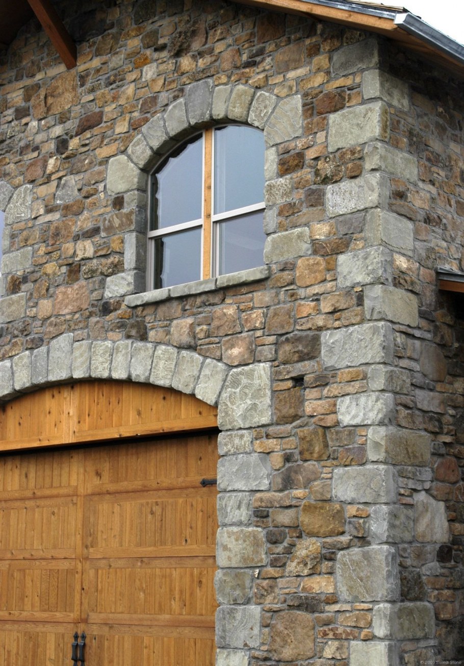 Отделка фасада камнем