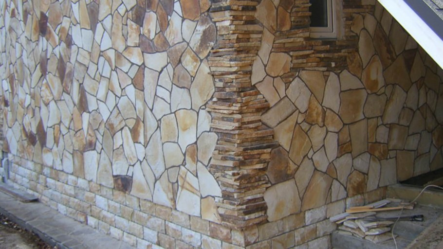 Облицовка домов природным камнем