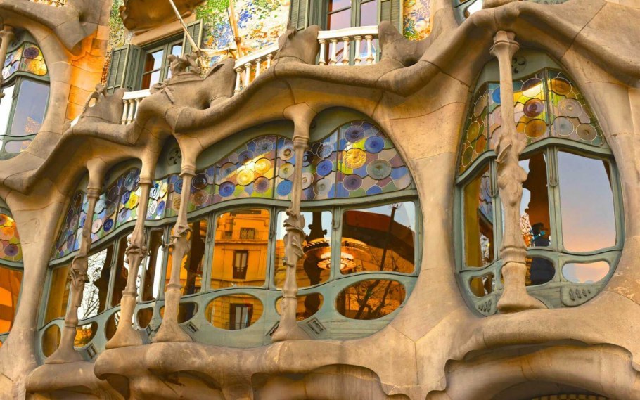 Антонио Гауди Модерн в архитектуре