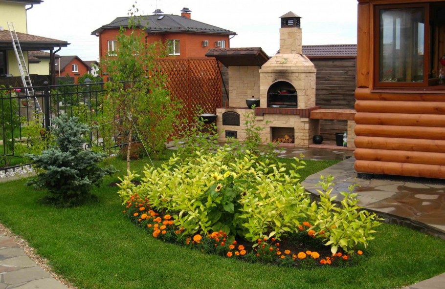 Цветочные клумбы на даче