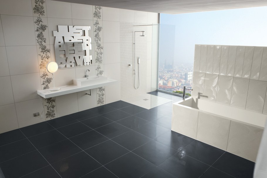 Мозаика на полу в прихожей